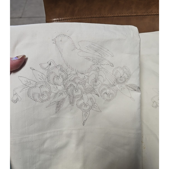 Lot of 2 Stevens Beauticale 100% Cotton Embroidery Floral Bird Pillowcase 45x38 - Picture 2 of 5
